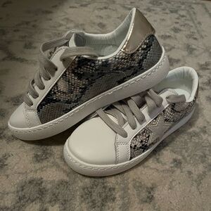 Brand new vintage Havana sneakers